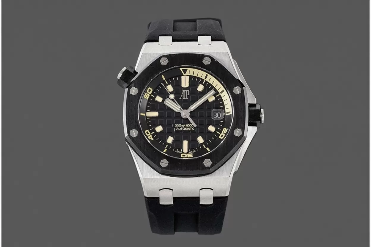Alternative view of Royal Oak Offshore Diver 15720 42mm SS/RU Black/Stk ZF A4308