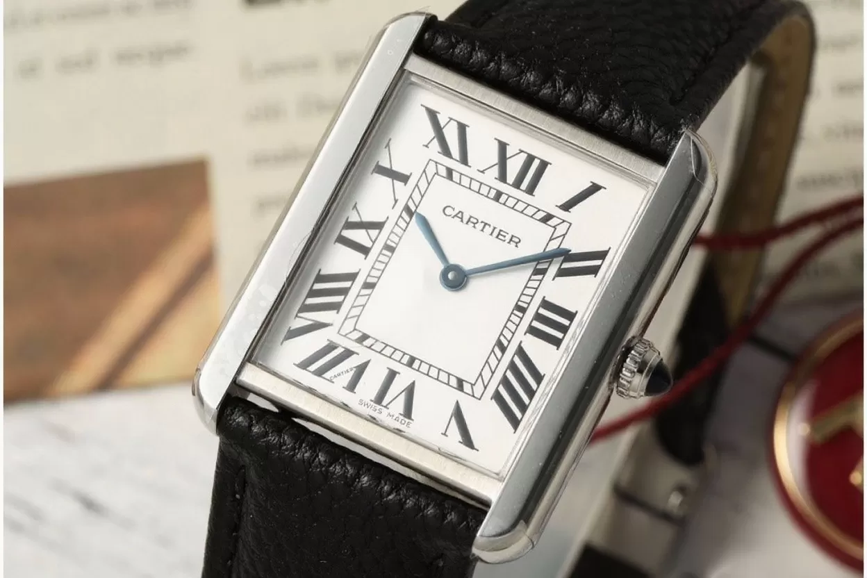 Cartier - Tank Solo 27.4mm White Dial on Lychee Grain Leather AF Quartz