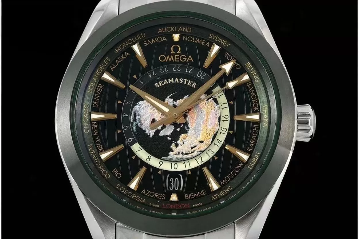 Alternative view of Aqua Terra 150M 43mm Worldtimer SS/SS Green Dial VSF A8938