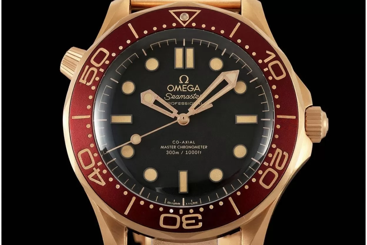 Alternative view of Seamaster 300m 2025 42mm RG/RG Black Dial VSF A8806