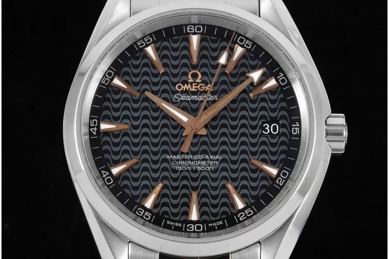 Alternative view of Aqua Terra 150m 41mm SS/SS Wave VSF A8500