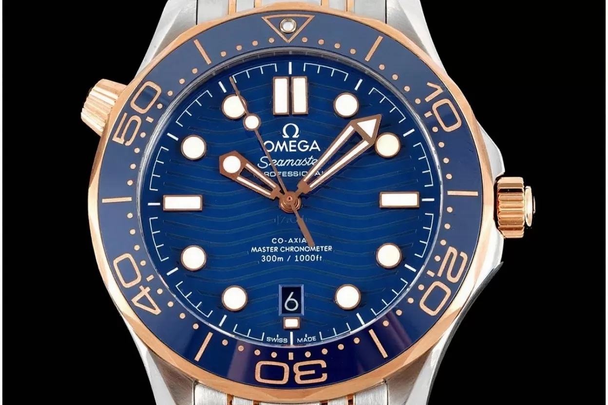 Alternative view of Seamaster 300m 42mm RG/SS Blue VSF A8800