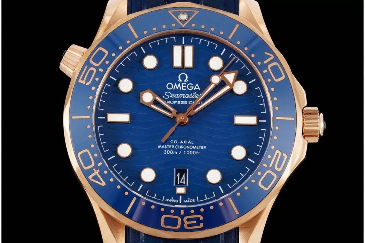 Alternative view of Seamaster 300m 42mm RG/RU Blue Dial VSF A8801