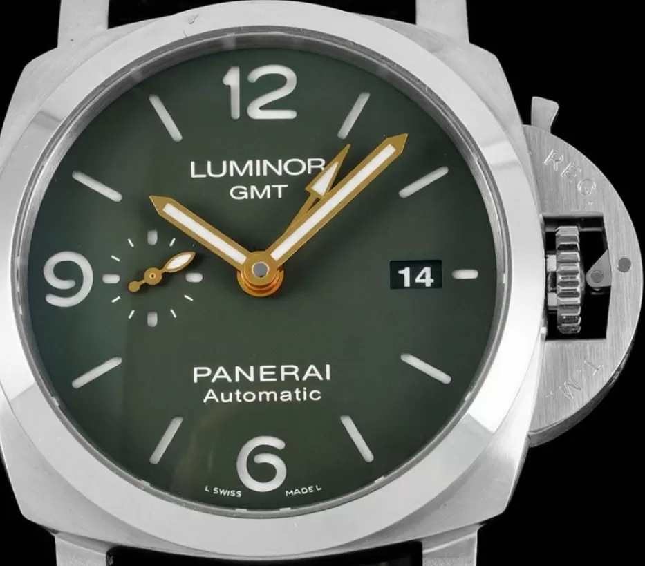 Alternative view of PAM1056 Luminor GMT 44mm SS/LE Green VSF P9011 Super Clone
