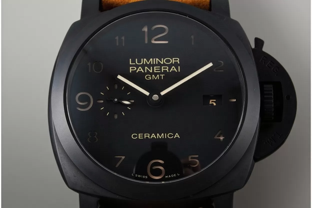 Alternative view of Luminor PAM441 GMT 44mm Ceramic/LE Black Dial SBF P9001