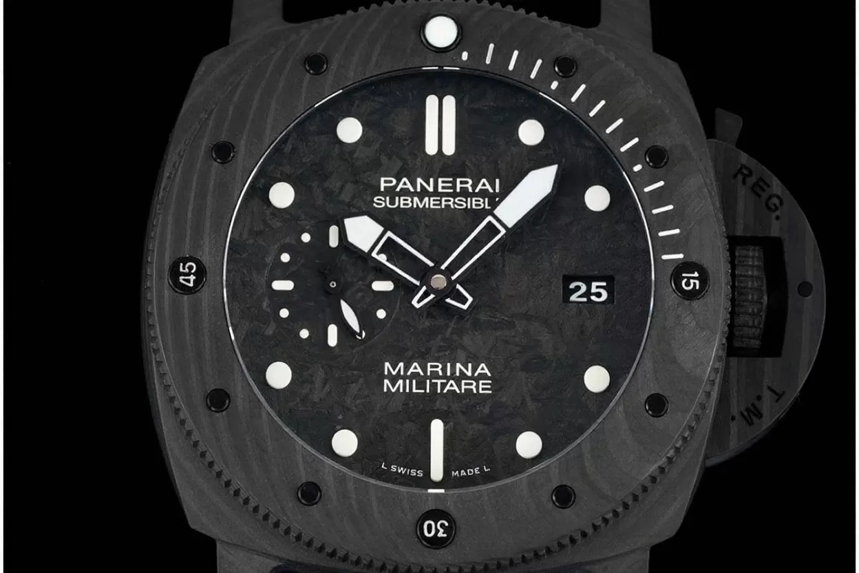 Alternative view of Submersible PAM979 47mm Carbon/RU Carbon Dial VSF P9010