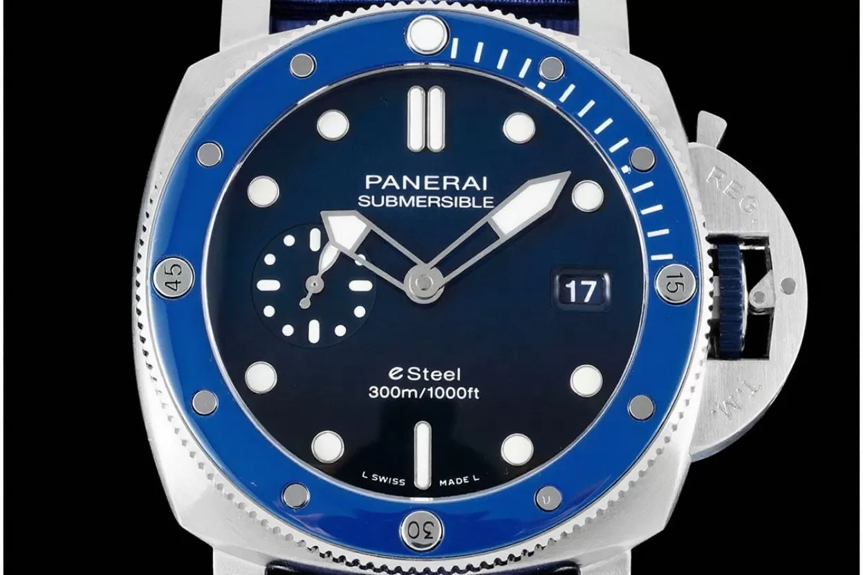 Alternative view of Submersible PAM1289 44mm SS/NY Blue Dial VSF P900