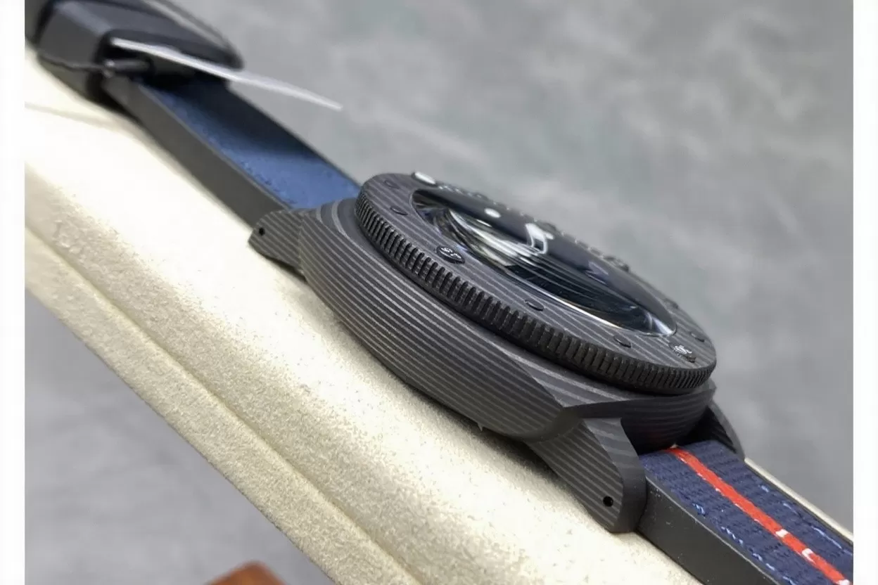 Submersible PAM1563 42mm Carbon/NY Blue Dial VSF P900 - Image 5