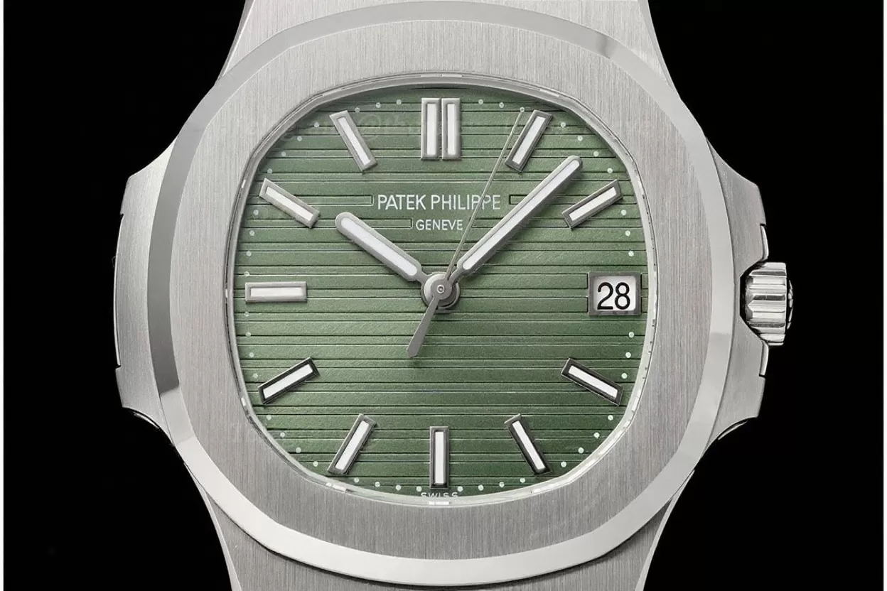 Alternative view of Nautilus 5711 40mm Green SS/SS 3KF A330SC
